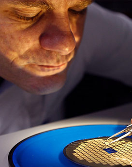 艾德琳·亚历桑德拉-广州积家手表官方售后服务中心